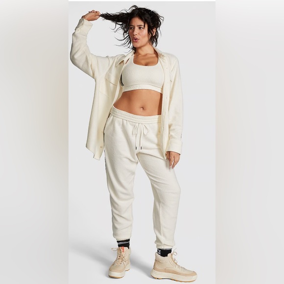 PINK Victoria’s Secret NWT reverse fleece shacket  XL PINK logo - Picture 4 of 14